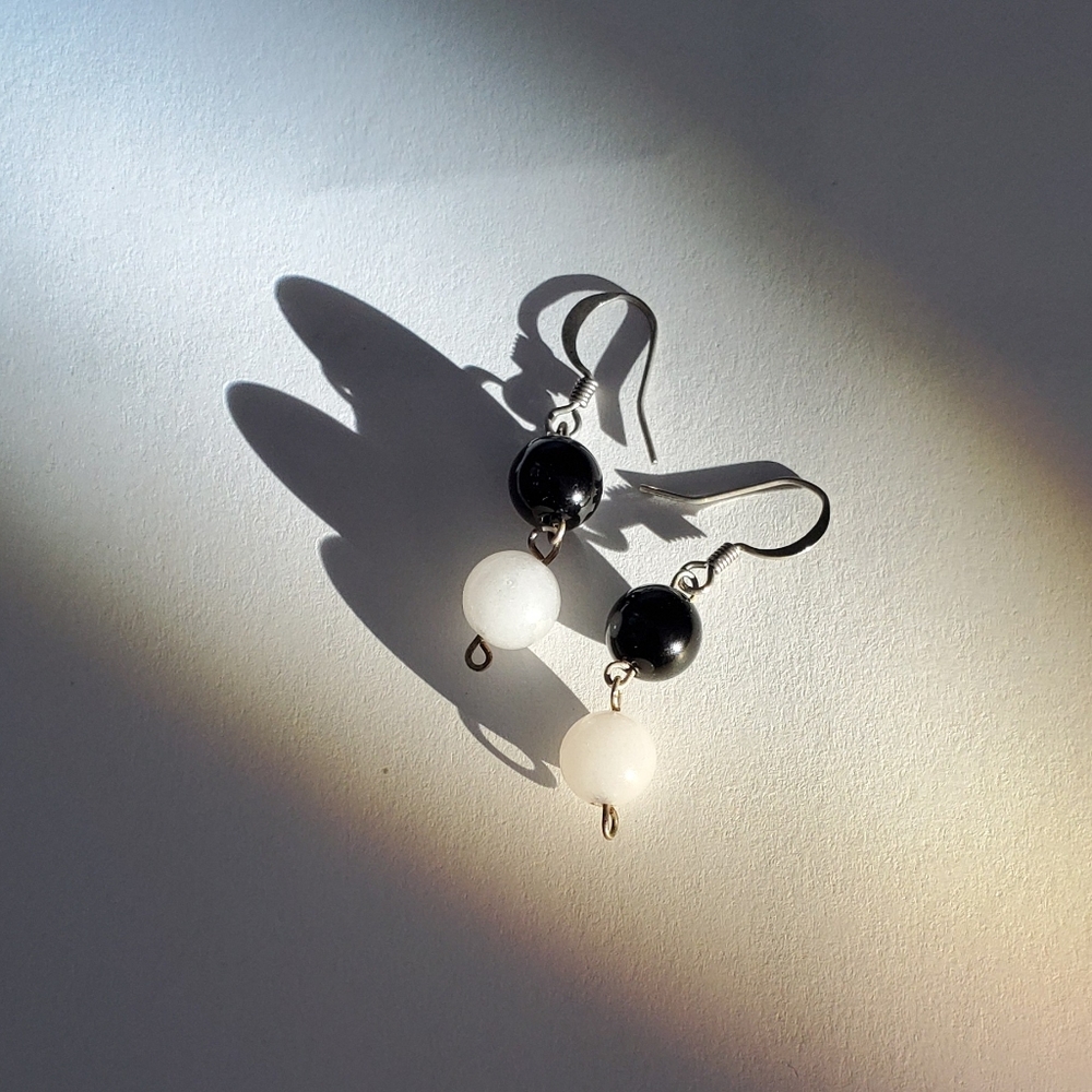 white quartz black onyx crystal ball boho earrings - Picture 2 of 7